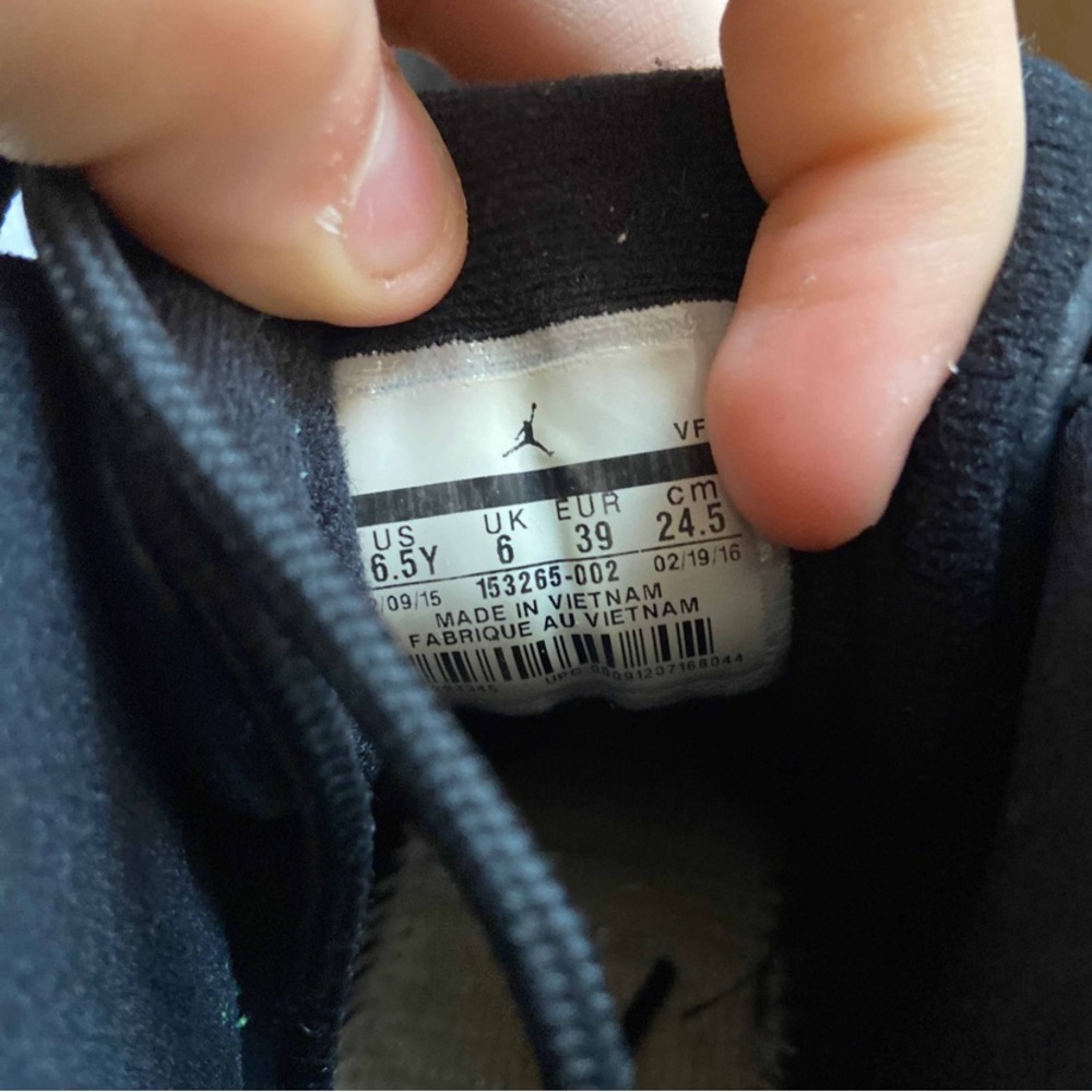 Jordan 12 Flu Game_7